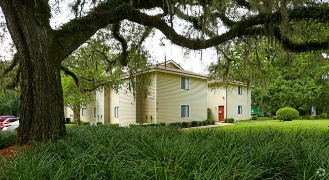 Building Photo - Chartre Oaks Apartments