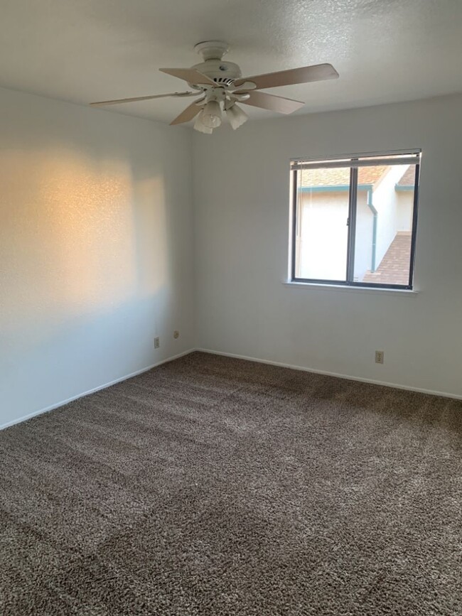 Building Photo - Spacious 2 story 4 bed. 2 bath condo