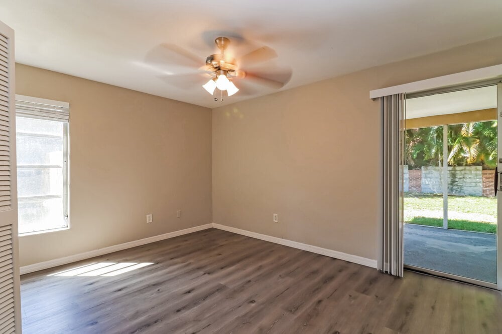 Building Photo - 2859 60th Ave S