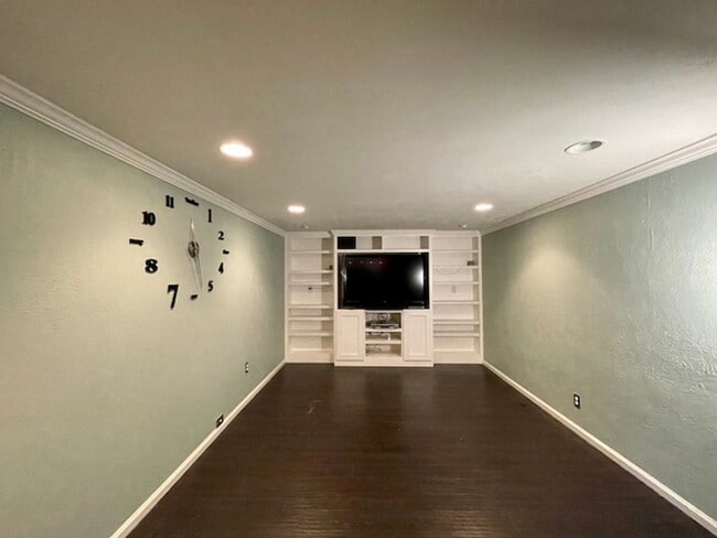 Building Photo - Amazing Littleton Bungalow