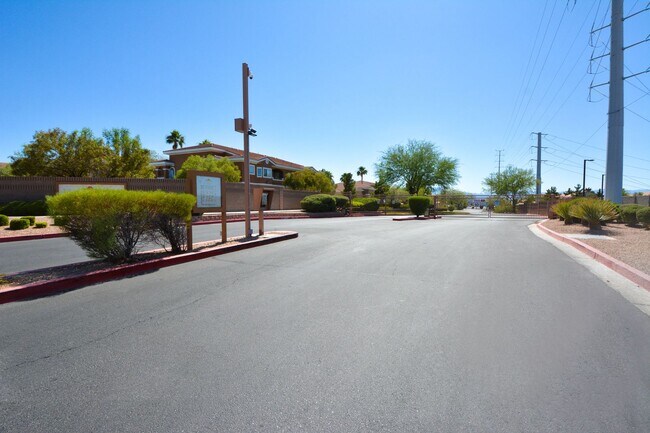 Building Photo - Beautiful 2BR / 2BA Renovated / Modern Condo In A Gated Complex.