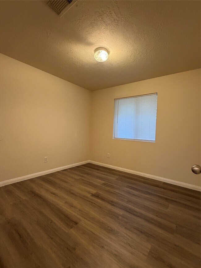 Building Photo - 4734 Lonestone Cir
