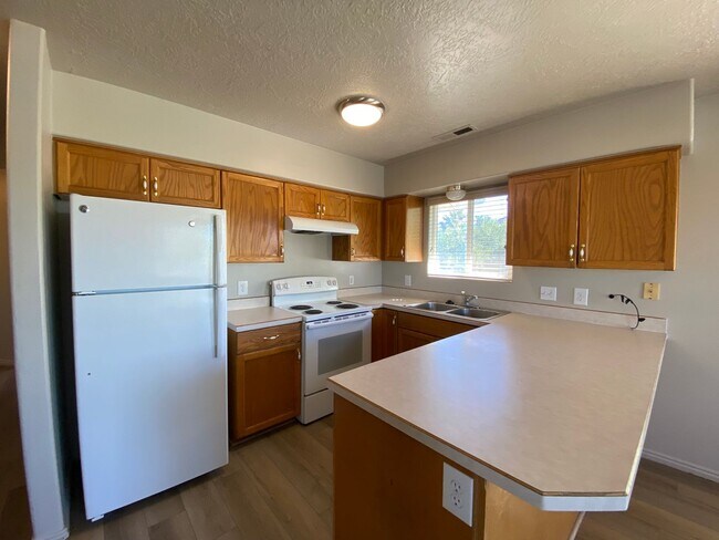 Building Photo - 473 E 1100 S