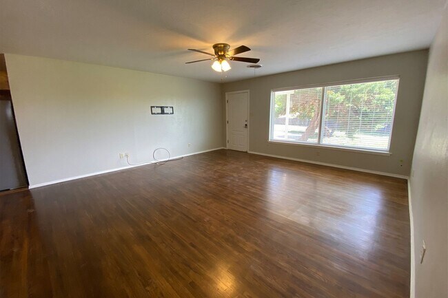 Building Photo - 4511 Scotty Dr