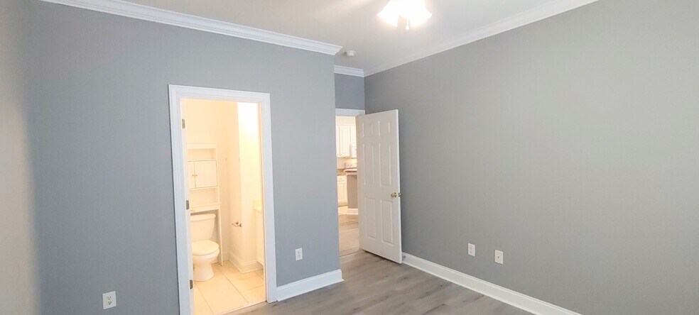 Bedroom 1 - view 2 - 2041 Silvercrest Drive