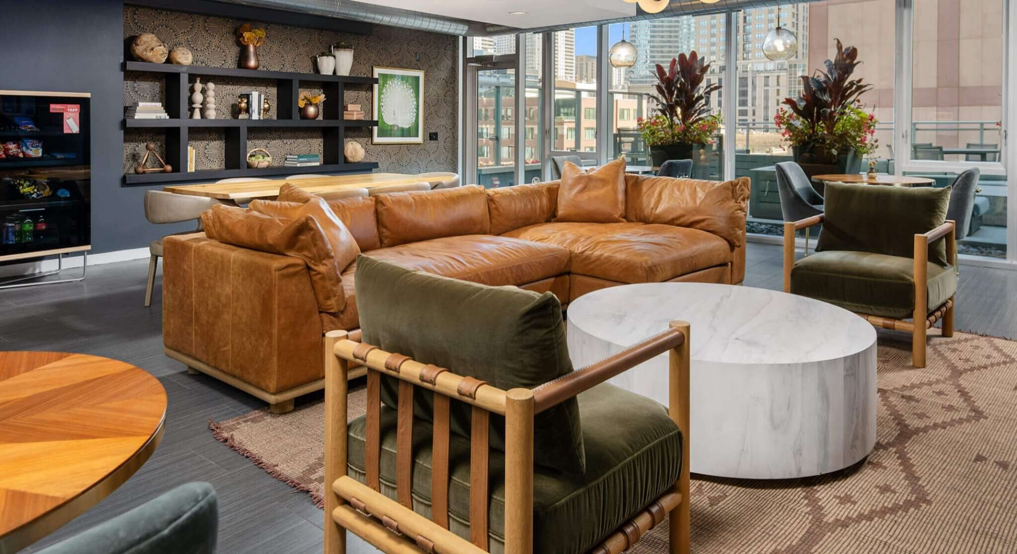 Building Photo - 345 N La Salle Dr