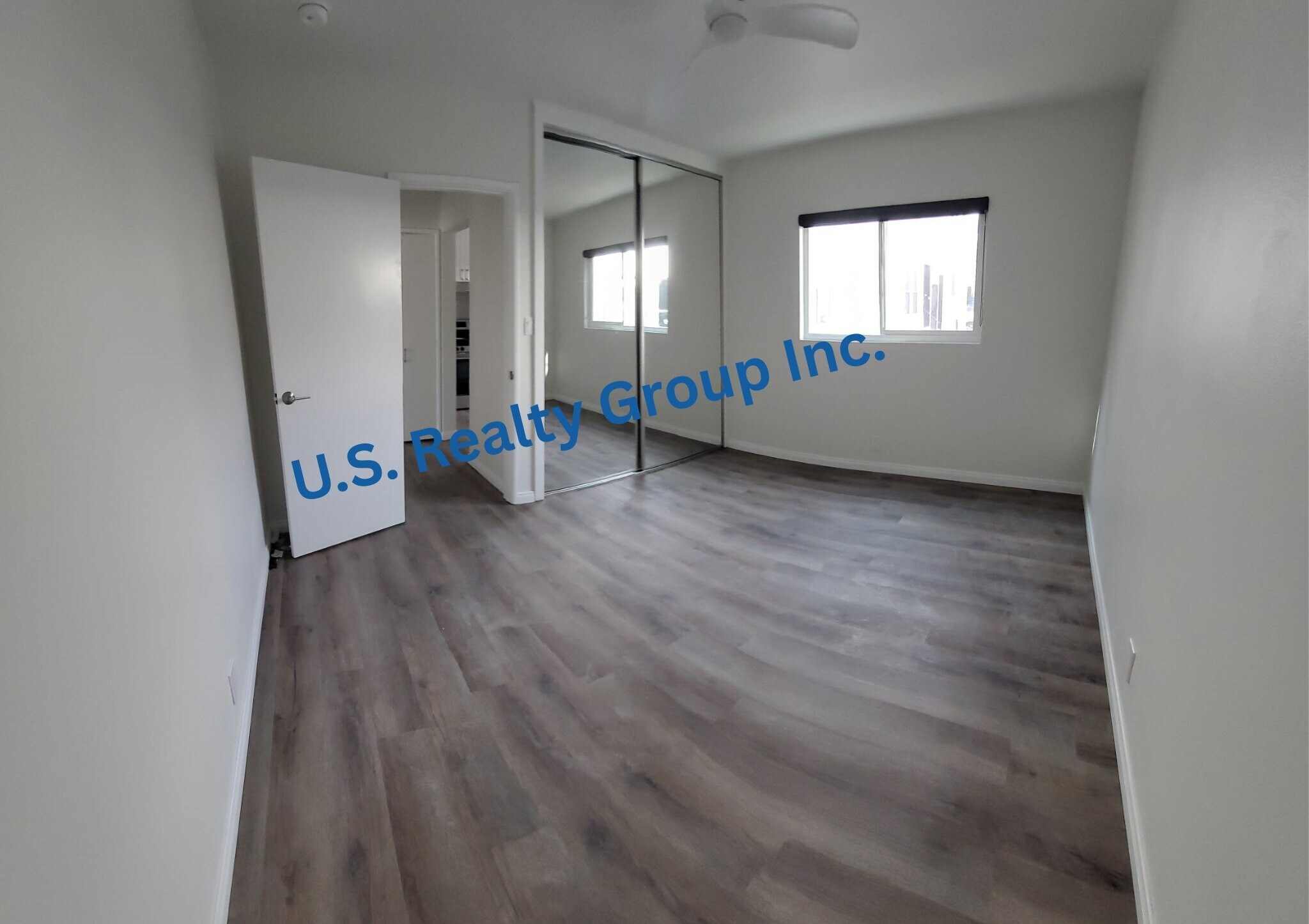 Building Photo - 740 N St Andrews Pl