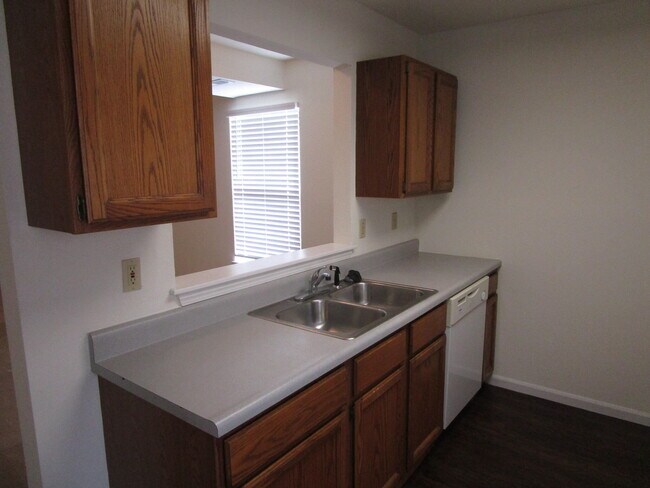 Building Photo - 2406 Calder Ct