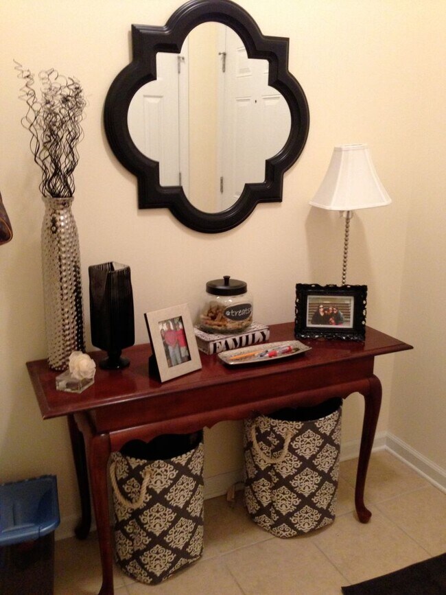 Building Photo - Hammocks 401