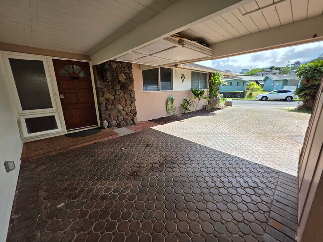 Building Photo - 46-305-305 Hoauna St