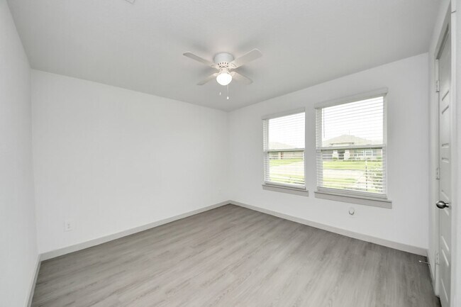 Building Photo - 7803 Golden Rubia Ln