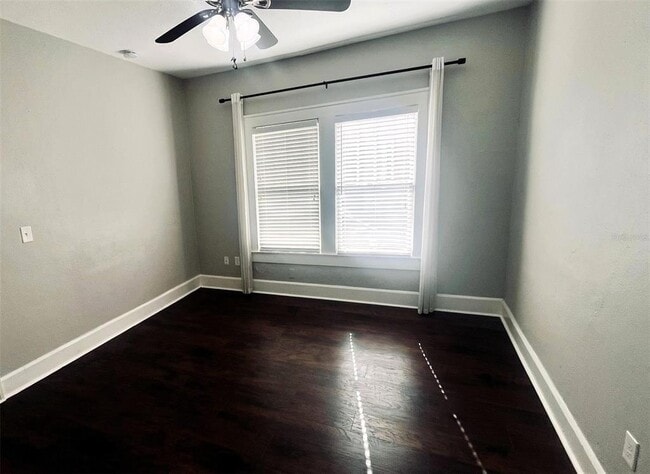 Building Photo - 403 S Albany Ave