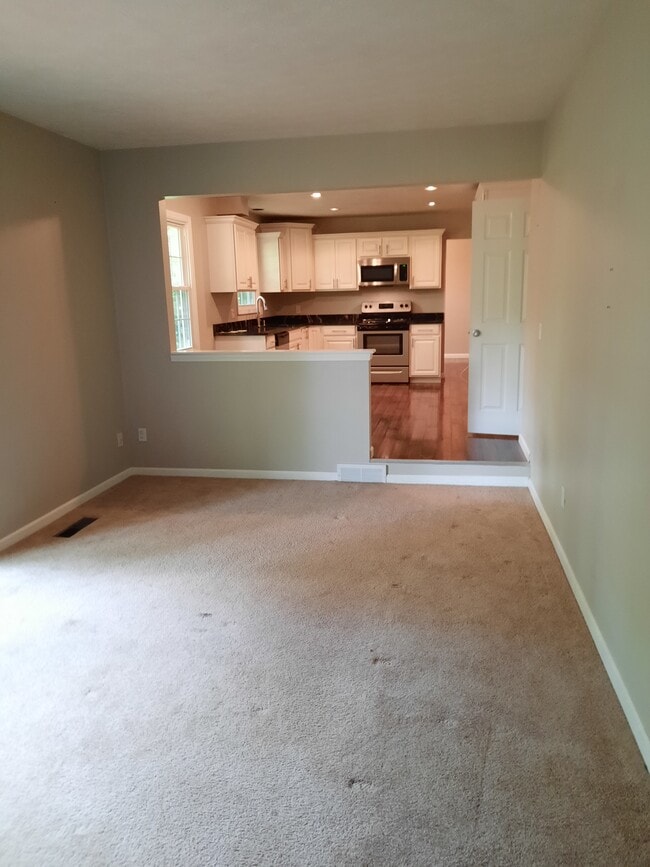 Building Photo - 1502 Amboy Dr