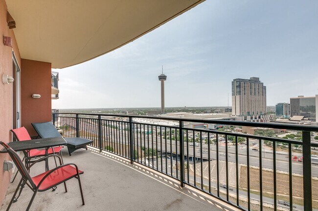 Building Photo - GORGEOUS FURNISHED CONDOMINIUM WITH GREAT ...