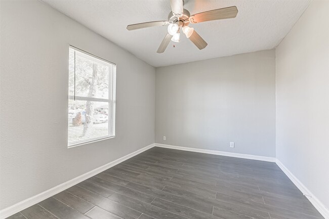 Building Photo - 510 S Utah St