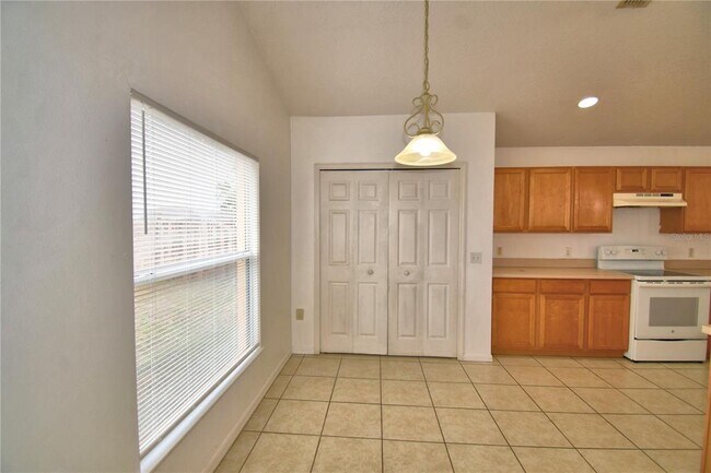 Building Photo - 662 Basingstoke Ct