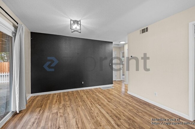 Building Photo - 1821 Debonaire Dr