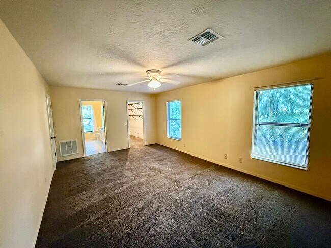 Building Photo - 2BR/2BA Home in Rainbow Springs Country Cl...