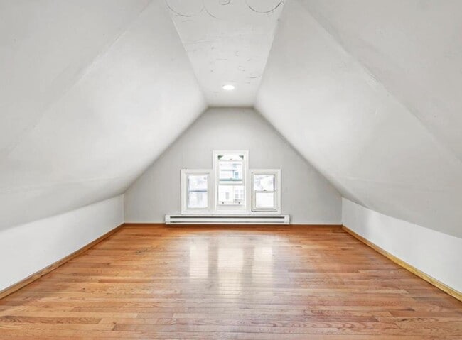 Building Photo - 311 E 31st St