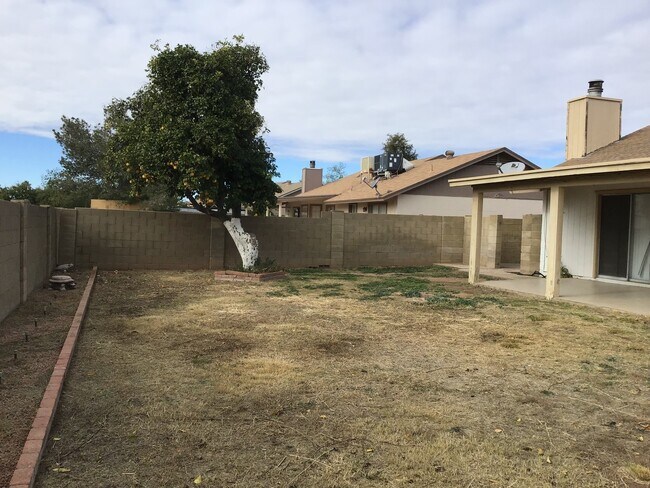 Building Photo - Comfortable 3-Bed, 2-Bath Home in Glendale!