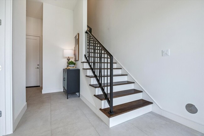 Building Photo - 5824 Winsome Ln