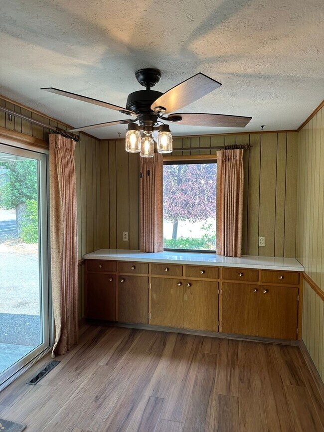 Building Photo - 61456 Brosterhous Road