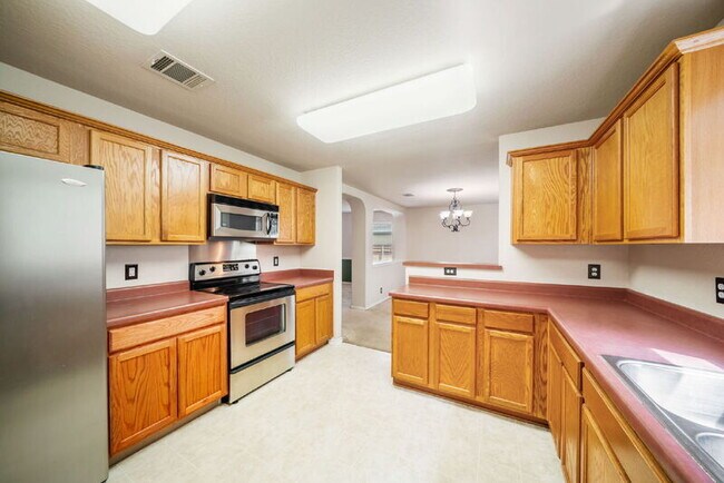 Building Photo - 7715 Black Oak Pass