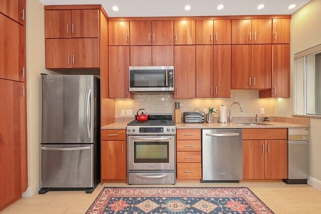 Building Photo - 99-105 Broad Street Unit 7B