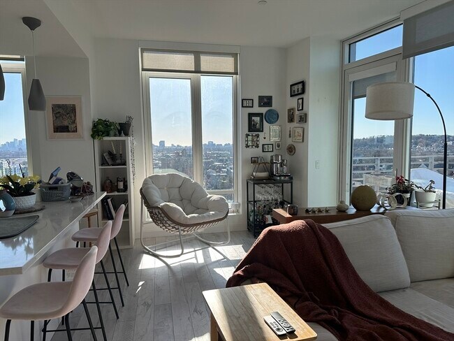 Building Photo - 125 Guest St