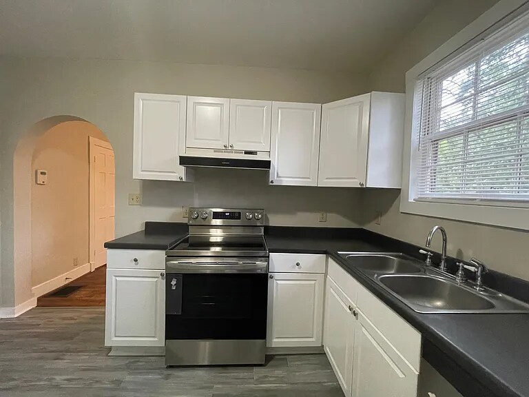 Building Photo - 3587 Midway Rd