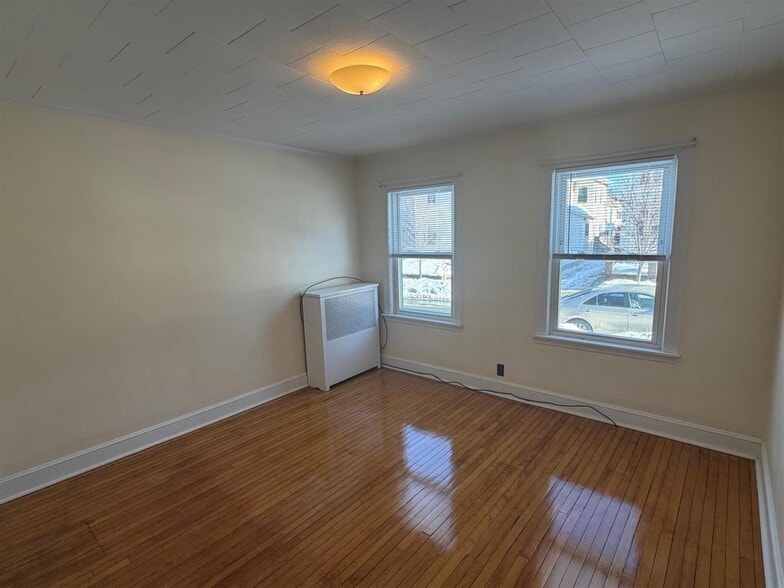 Building Photo - 23 Ashland St