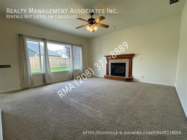 Building Photo - 4336 N Chatterton Ave