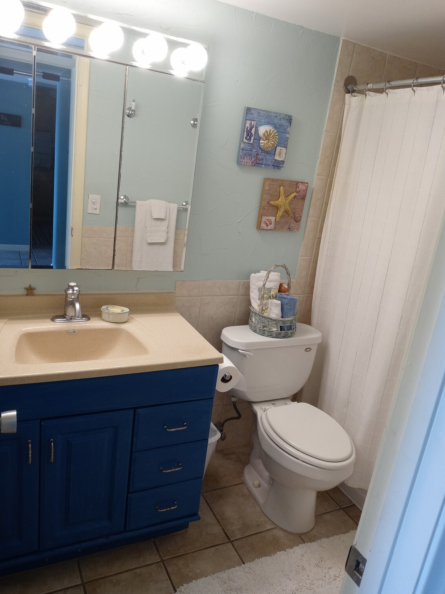 Building Photo - 1516 S Lakeside Dr