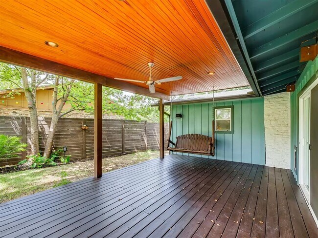 Building Photo - 2500 Candlewood Ct