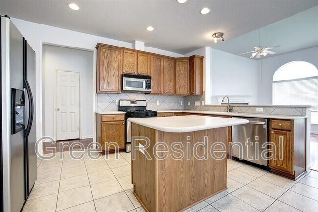 Building Photo - 10024 Hidden Falls Dr