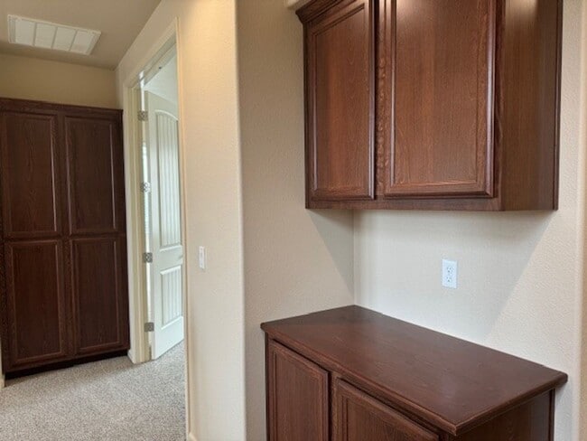 Building Photo - East Sparks Three Bedroom Home