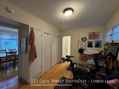 Building Photo - 122 Cecil St SE