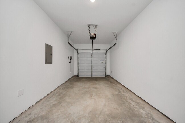 Building Photo - 1027 Moon Drop Ln