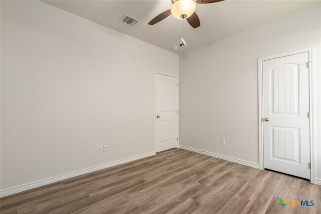 Building Photo - 103 Levi Ct