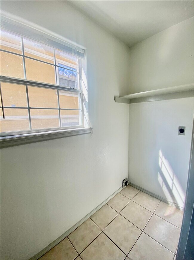 Building Photo - 507 Shiloh Dr