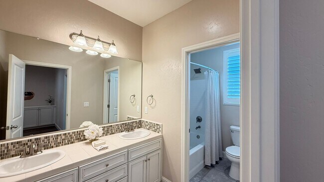 Building Photo - Beautiful Home for rent in Shannon Ranch in Visalia!