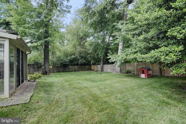 Building Photo - 8521 Tysons Ct