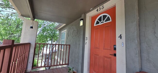Building Photo - Mahncke Park! 1-Bedroom in 4-Plex near Ft ...