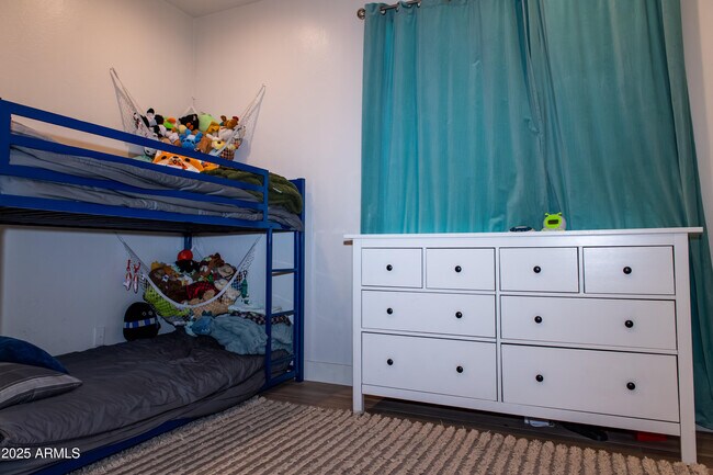 Building Photo - 2679 E Vermont Ct