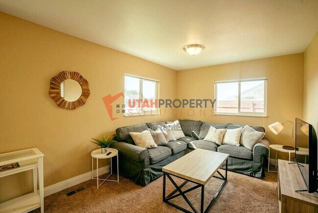 Building Photo - 7290 Racquet Club Dr