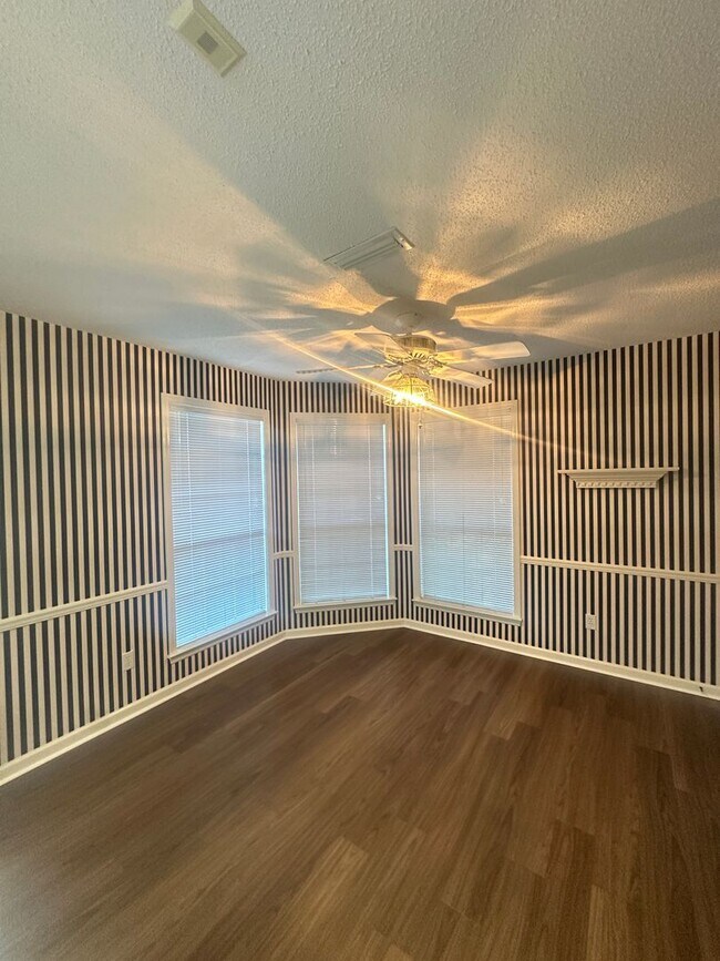Building Photo - Enterprise!!!  LVP FLOORING~!!!!