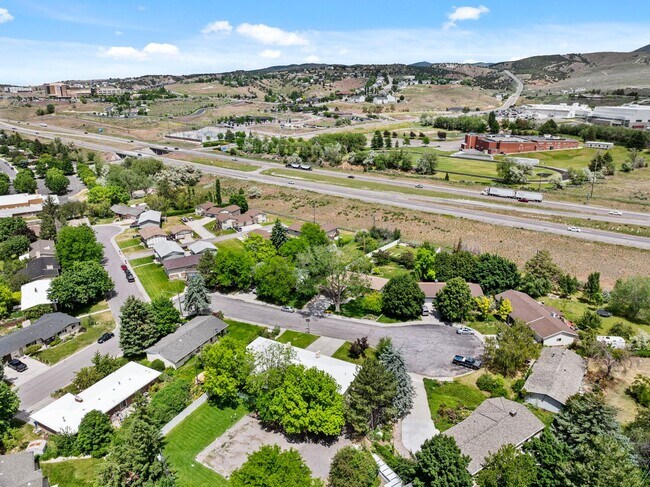 Building Photo - Rice St (17/19)