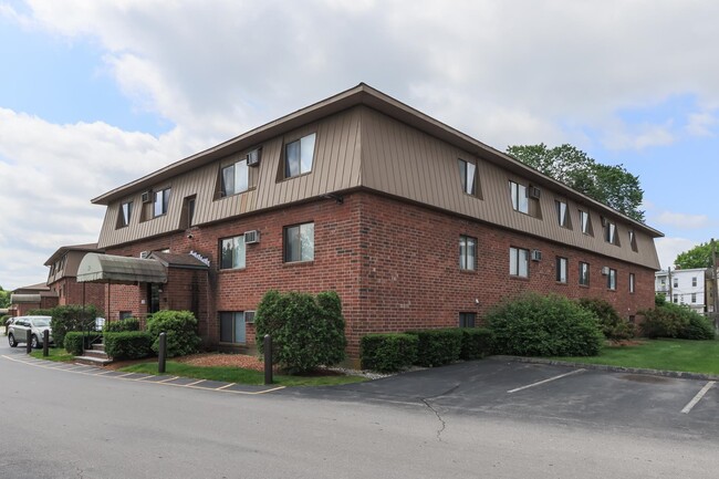 Building Photo - 25 Log St