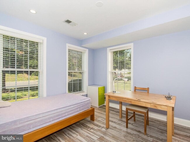 Building Photo - 25813 Mews Terrace