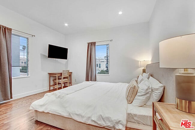 Building Photo - 434 N Ogden Dr